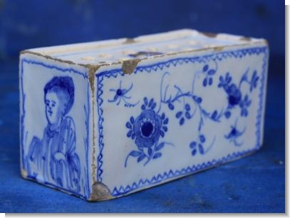 UNUSUAL FLOWER BRICK with PORTRAIT ENDS