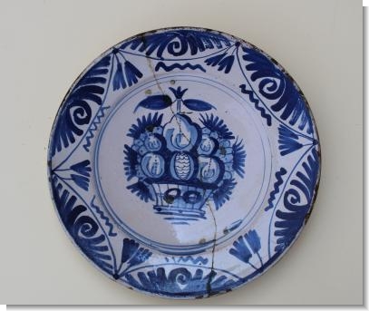 Mid 17th Century DUTCH DELFT CHARGER