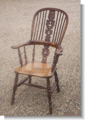 GOOD YEW WOOD WINDSOR CHAIR c.1840