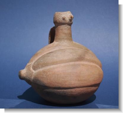 TRANSITIONAL GOULD POT with head