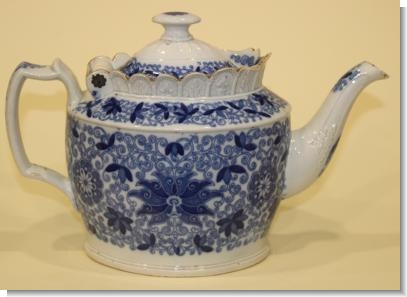 SWING LID, circa 1810 North East pottery ?