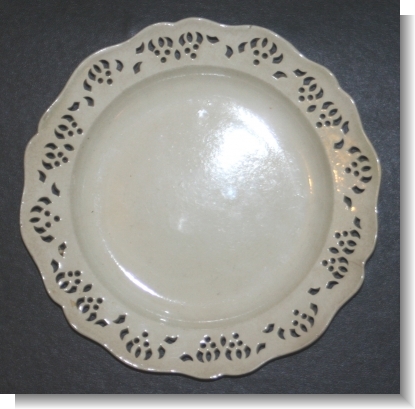 SMALL CREAMWARE PLATE