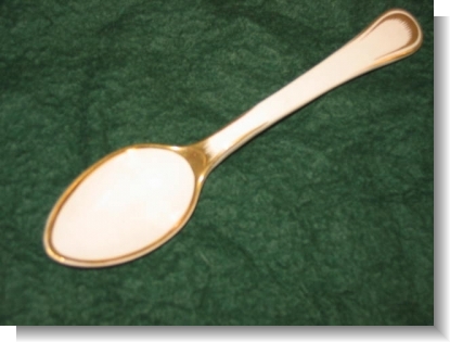 RARE CREAMWARE SPOON, GILT FEATHER EDGE.