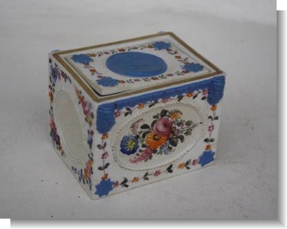 RARE WHITE FELSPATHIC STONEWARE BOX